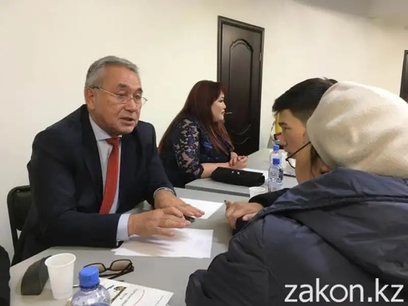 Тысячи казахстанцев получили помощь в рамках акции «Народный юрист», фото - Новости Zakon.kz от 25.11.2019 14:03