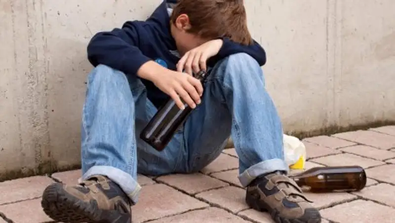 12-летнего пьяного ребенка задержали полицейские в Рудном