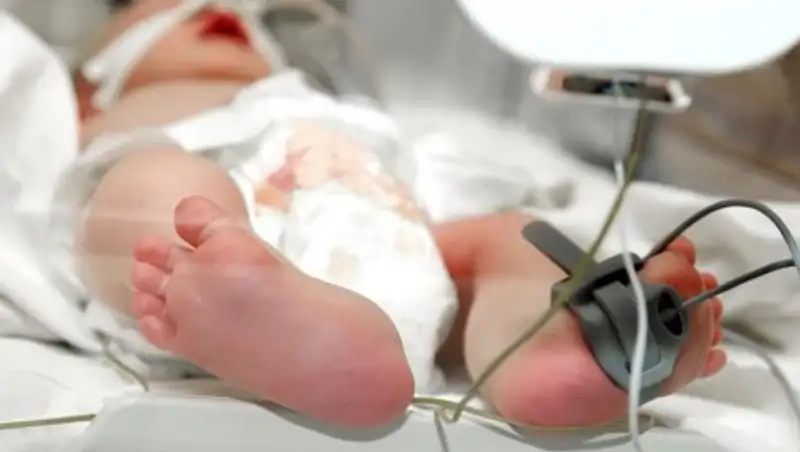 Ребенка, родившегося раньше срока в Таиланде, доставили санавиацией в РК