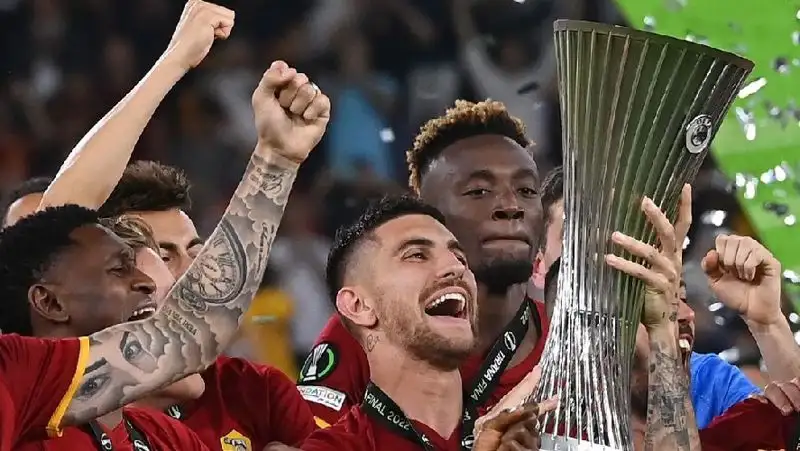 Итальянский клуб «Рома» стал первым в истории победителем Лиги конференций