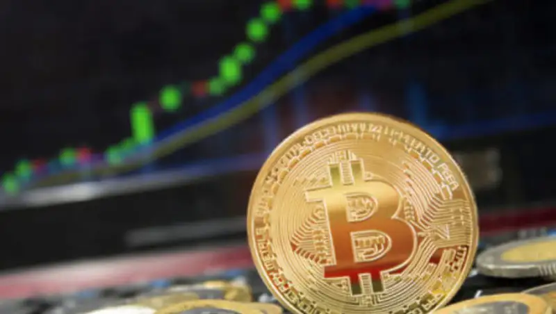 Биткоин за неделю подорожал на треть