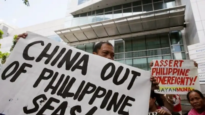 Филиппины обвинили Китай в "двойной игре"