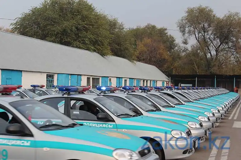 В Алматы сегодня дан старт пилотному проекту «Универсальный полицейский» (фото) В Алматы сегодня дан старт пилотному проекту «Универсальный полицейский» (фото), фото - Новости Zakon.kz от 01.11.2013 23:30