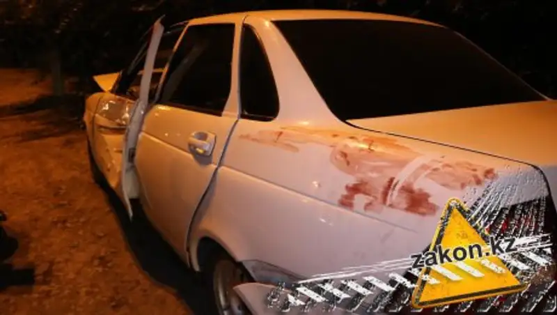 Пьяный водитель на Lada врезался в стоявшие после ДТП машины