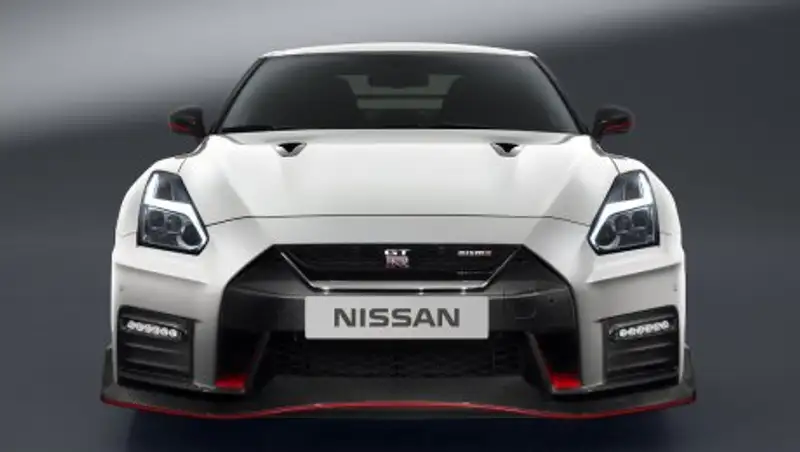 Суперкар Nissan GT-R NISMO получил серию обновлений