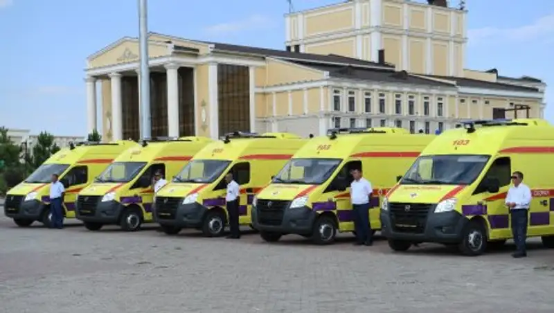 В ЮКО медицинским работникам вручили 27 автомашин