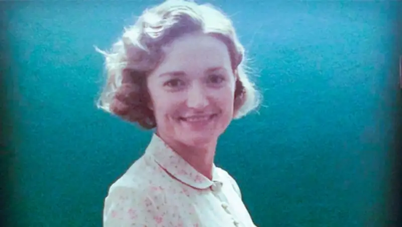 Михалкова показала округлившийся живот