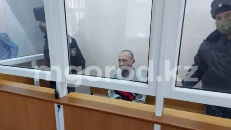 Рецидивист из-за ревности изрезал гражданскую жену в Уральске