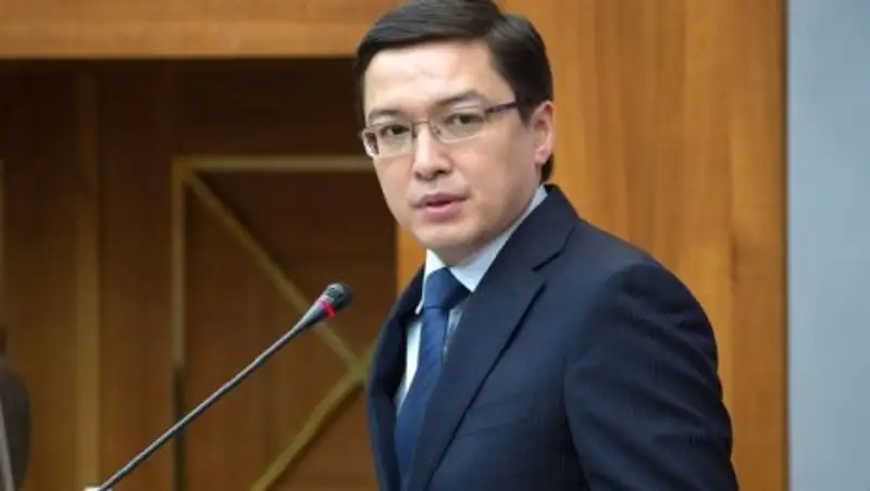 Объединение Qazqom и Народного банка прокомментировал Акишев