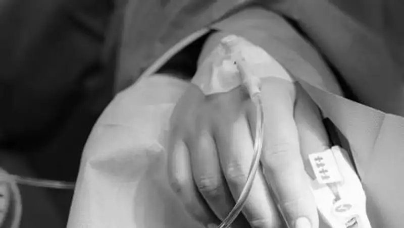 Пять человек скончались за сутки от коронавируса и пневмонии в Казахстане