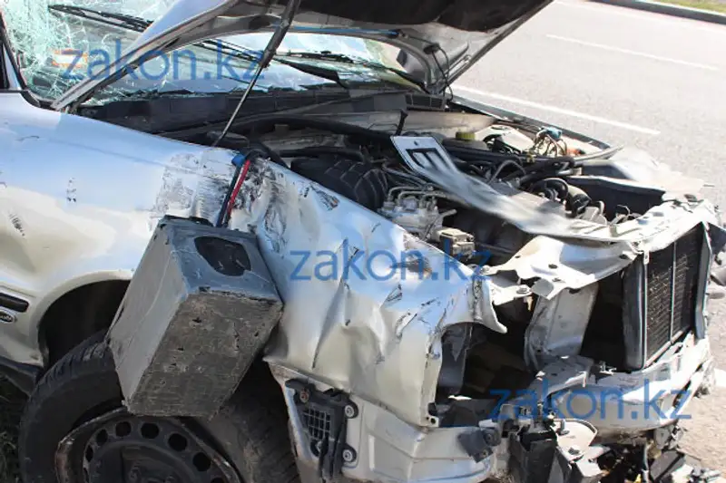 Крупное ДТП произошло сегодня утром в Алматы на Восточной объездной (фото) Крупное ДТП произошло сегодня утром в Алматы на Восточной объездной (фото), фото - Новости Zakon.kz от 22.08.2013 19:51