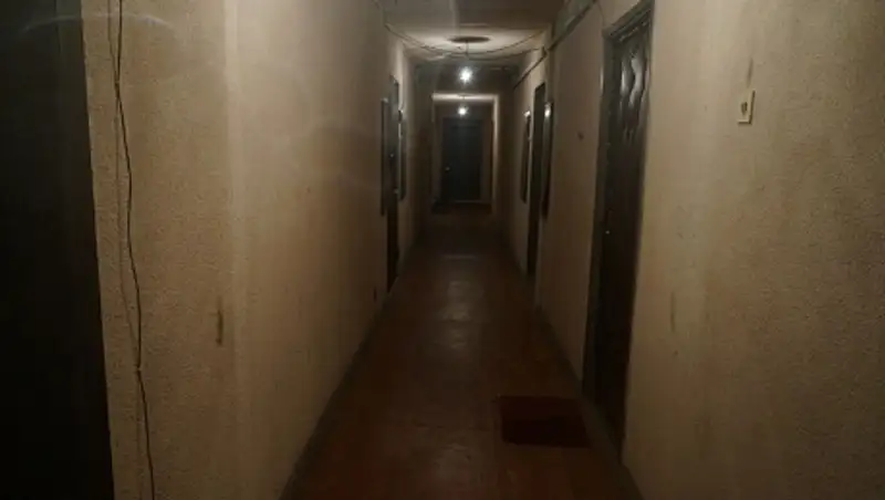 В ВКО двое новорожденных, оставленных матерью в коридоре неотапливаемого дома, скончались