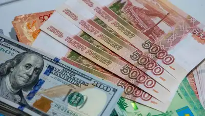 итоги торгов, рост курса валют к тенге, фото - Новости Zakon.kz от 04.07.2022 15:48