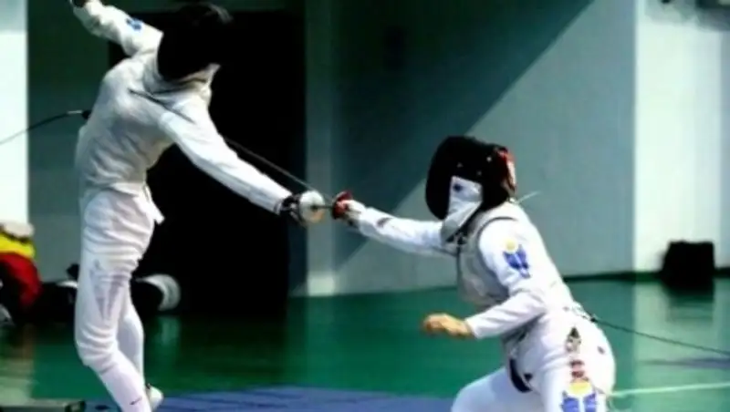 В Усть-Каменогорске стартовал турнир по фехтованию 