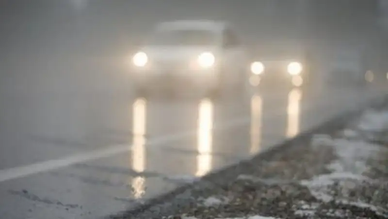 Гололед, туман, сильный ветер - погода во вторник в Казахстане