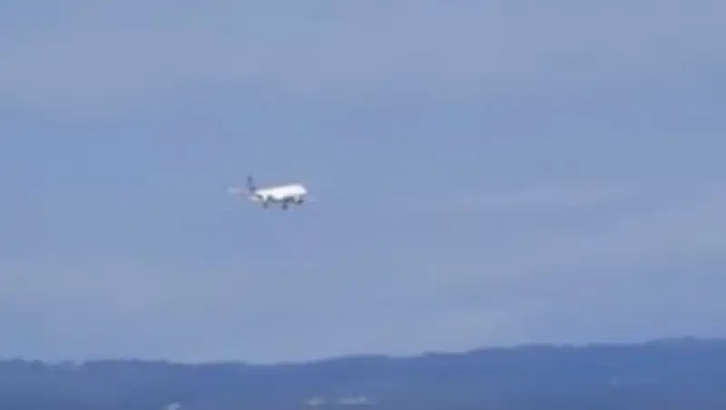 В Сеть попало видео пытающегося аварийно сесть борта Air Astana