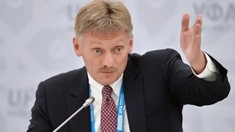 Песков посоветовал не искать связь между коррупцией и подарками супругов