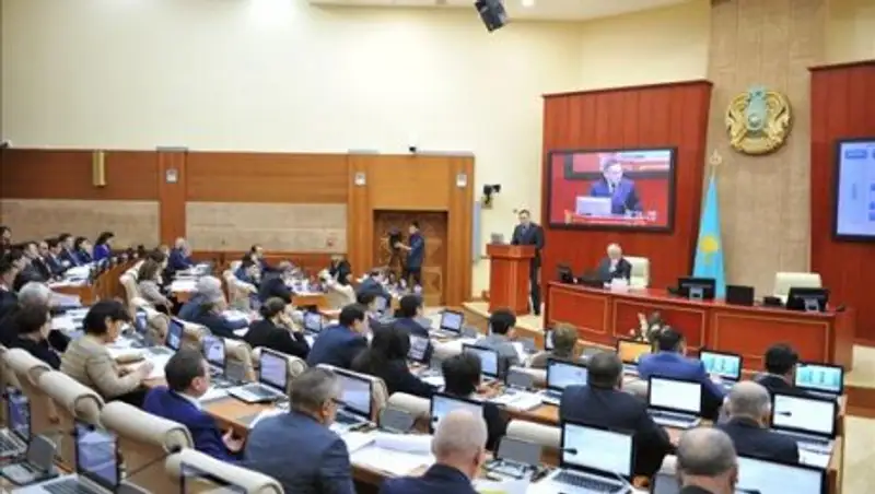 В Мажилисе Парламента РК прошел «правительственный час» по развитию АПК