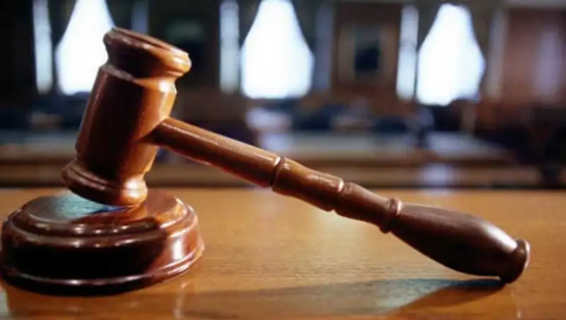 На 2,5 года осудили водителя автобуса, насмерть сбившего директора школы в Уральске