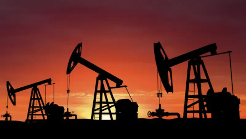 Нефть подорожала более чем на три процента