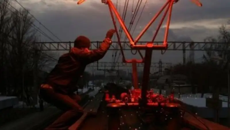 В Караганде скончался подросток, получивший удар током во время селфи