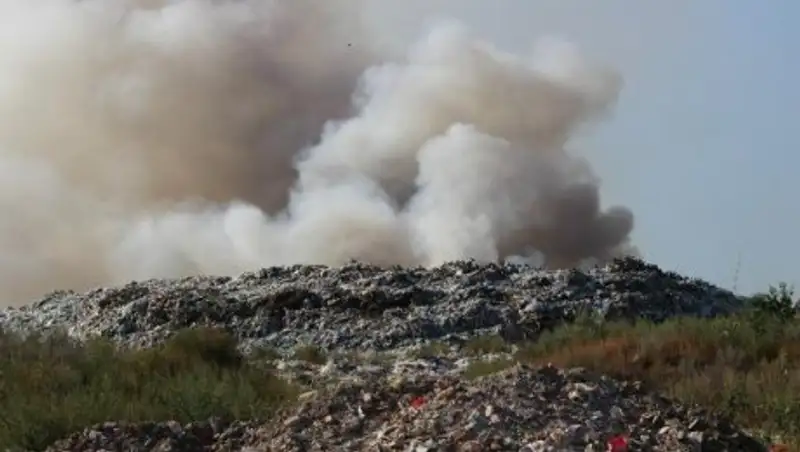 В Петропавловске горящий полигон отравляет местных жителей