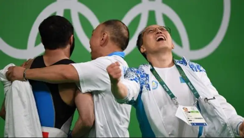 Казахстан вышел на 12 место в медальном зачете Олимпиады