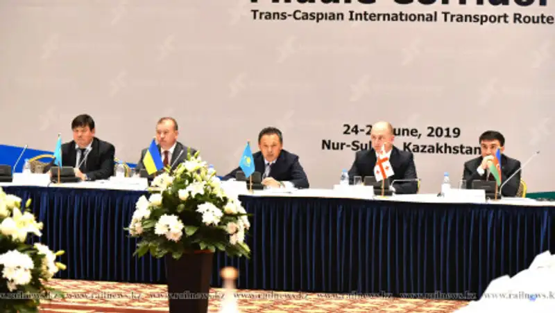 Участники Транскаспийского маршрута подписали соглашения