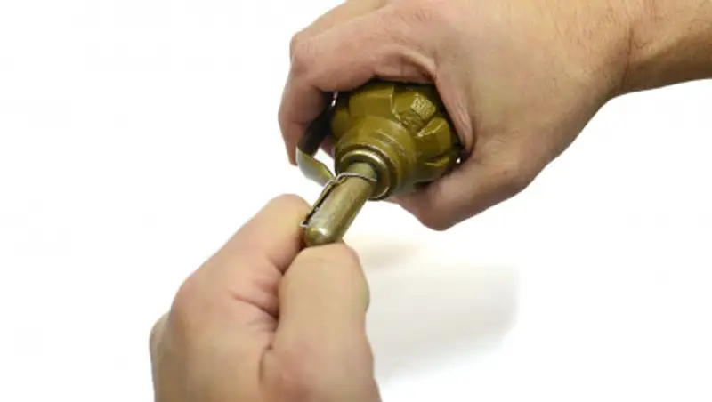 В Министерстве обороны уточнили, что от взрыва гранаты пострадали двое военнослужащих