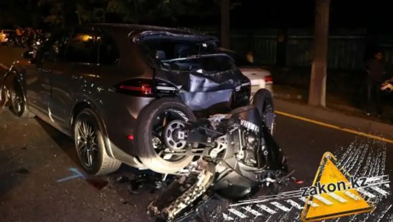 "Байгующие" водители стали причиной массового ДТП в Алматы