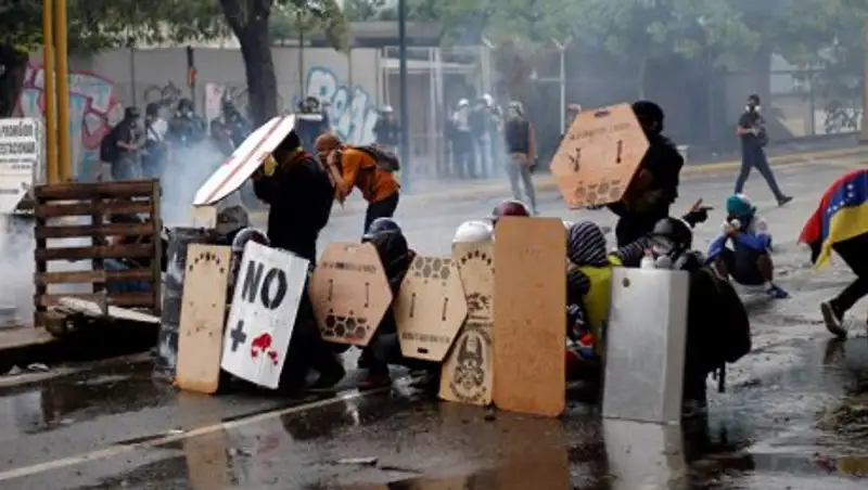 В день выборов в Венесуэле в ходе протестов были убиты 11 человек