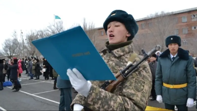 Три тысячи будущих казахстанских пограничников присягнули на верность Родине