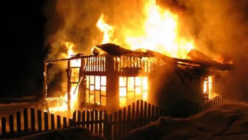 Семья погибла при пожаре в ВКО