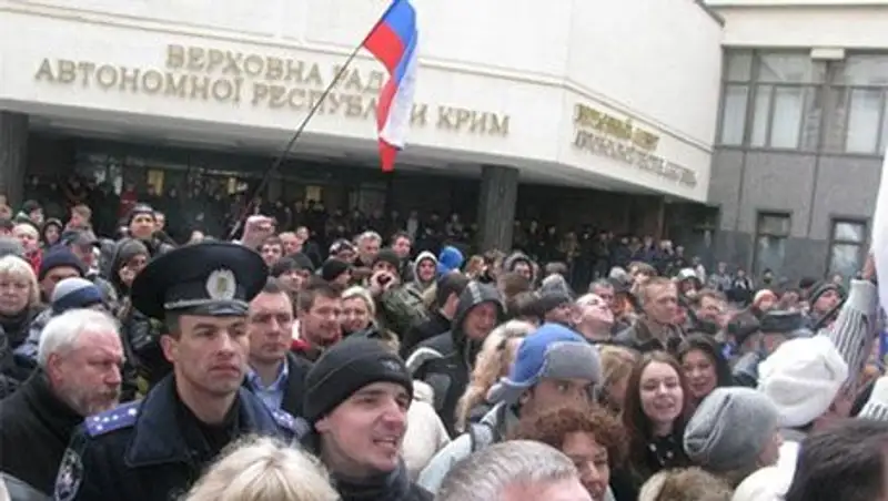 В Симферополе требуют референдума об отделении Крыма от Украины