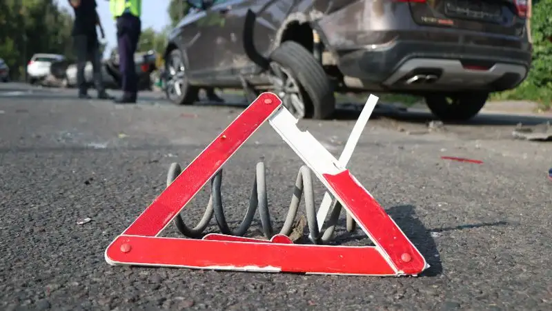 Грузовик протаранил КПП в Кыргызстане – восемь погибших