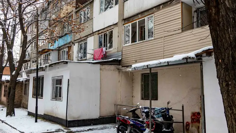 Как живут люди в бывших общежитиях, фото - Новости Zakon.kz от 07.12.2022 11:01