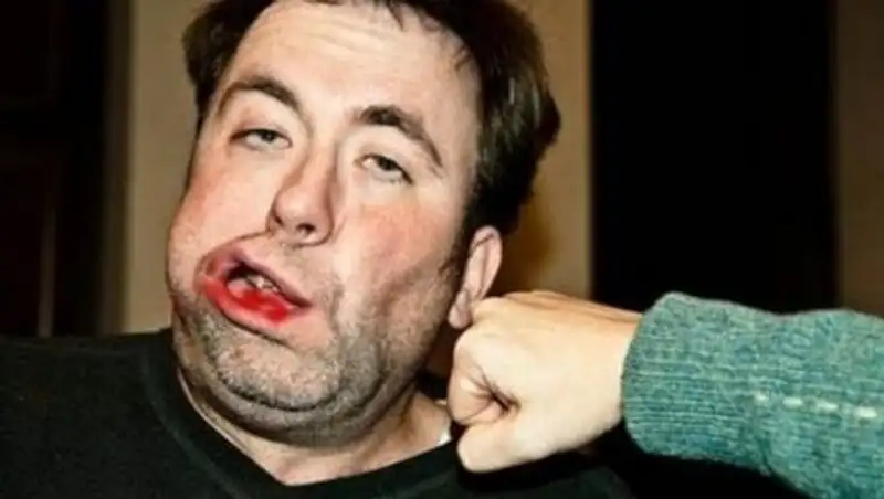 В Темиртау грабитель забрал у бизнесмена 6 млн тенге