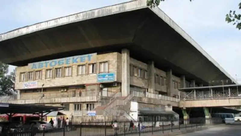 Алматинский автовокзал терпит убытки из-за нелегальных перевозчиков