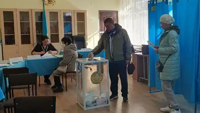 урна, голосование, фото - Новости Zakon.kz от 19.03.2023 11:10