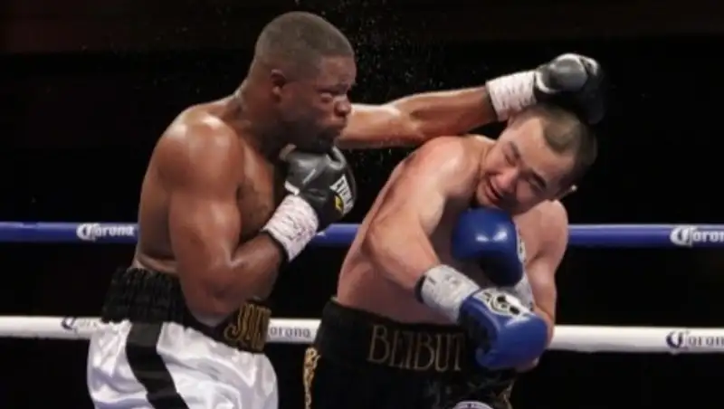 Президент WBA пригрозил лишить Шуменова статуса претендента на титул WBA