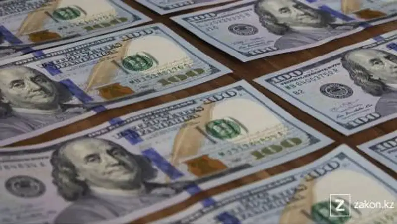 Курс доллара снова растет на торгах
