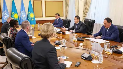 Премьер рассказал главе ЮНФПА о поддержки молодежи и гендерном равенстве в РК, фото - Новости Zakon.kz от 16.05.2023 08:45