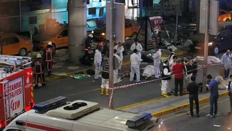 Число жертв теракта в аэропорту Стамбула возросло до 43