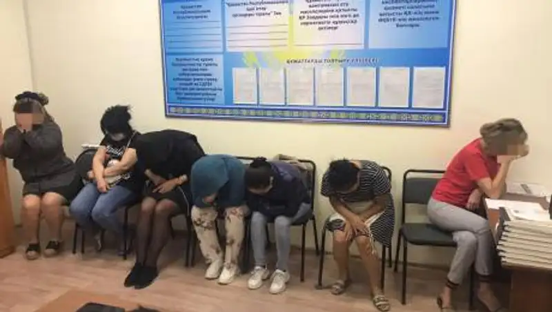 "Ночных бабочек" задержали в Атырау