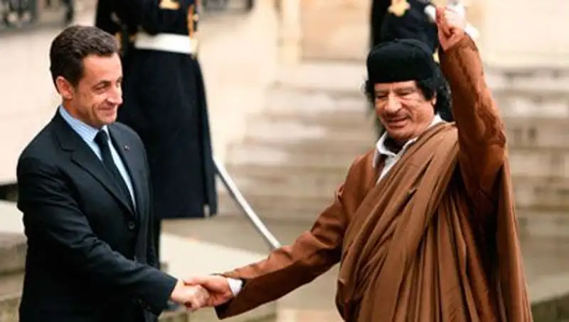 Телефон Саркози прослушивали по делу о деньгах Каддафи