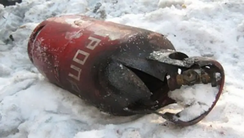 В результате взрыва газового баллона в Уральске пострадали два человека