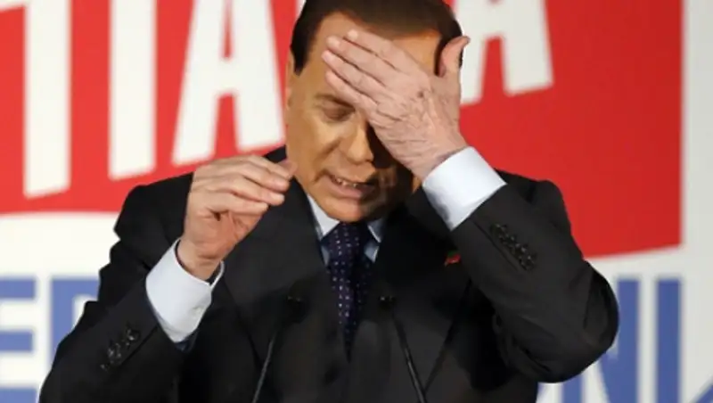 Берлускони госпитализирован с воспалением глаза