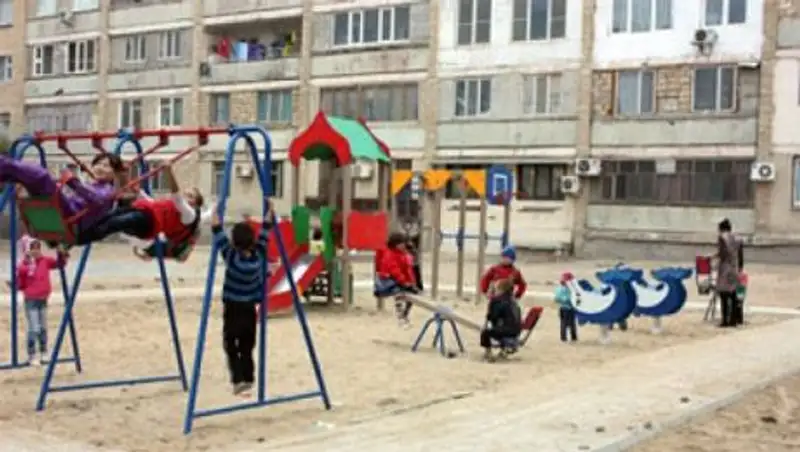 В Уральске решается вопрос неблагоустроенных дворов