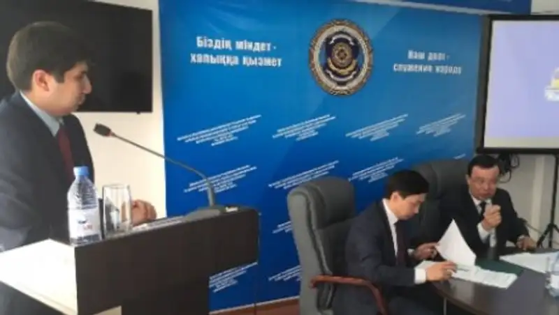 В Актобе чиновник, ставший в 27 лет замакима, получил строгий выговор