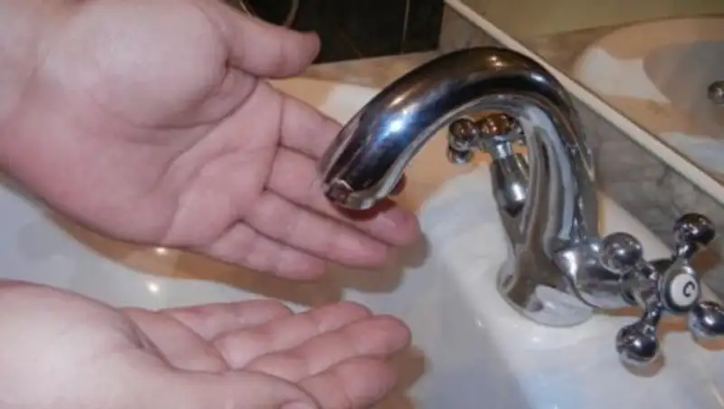 Жители двух алматинских микрорайонов на день останутся без горячей воды